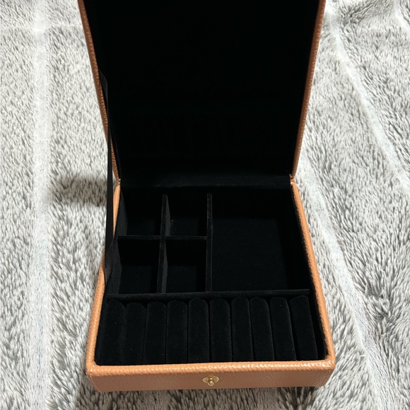 Taylor Madison Designs Jewelry box. - Picture 6 of 9